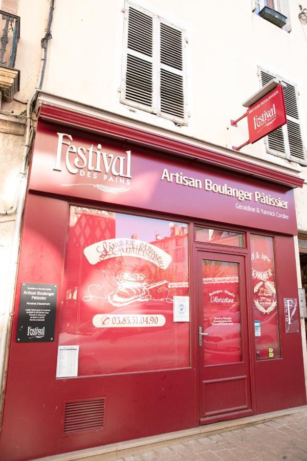 Appartement A-Mi-Chemin - Centre-Ville De Tournus Exterior foto