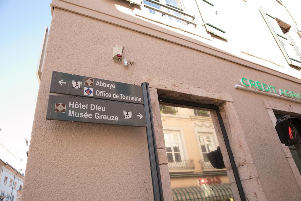 Appartement A-Mi-Chemin - Centre-Ville De Tournus Exterior foto